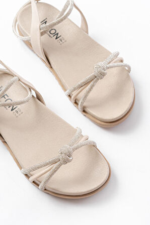 1001-1120 Bej Gümüş Taşlı Günlük Kadın Sandalet 