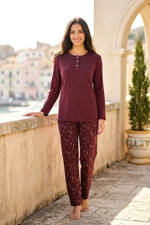 Kadın Pamuklu Uzun Kollu Üç Düğmeli Biyeli Soft Örme Pijama Takımı