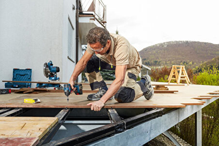 Bosch GDR 18V-200 C 2x4.0Ah Çift Akülü Somun Sıkma Makinesi