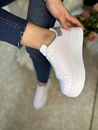 Günlük Kadın Sneaker Bağcıklı Hafif Kalın Yüksek Tabanlı Leopar Detaylı Yürüyüş Spor Ayakkabı 065