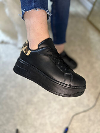 Günlük Kadın Sneaker Bağcıklı Hafif Kalın Yüksek Tabanlı Leopar Detaylı Yürüyüş Spor Ayakkabı 065