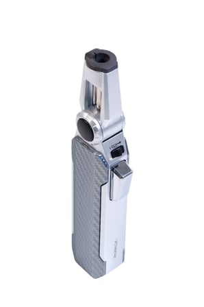 Parmida Tek Torch Pürmüz Oynar Başlıklı Karbon Desenli Gümüş Masa Tipi Metal Puro Çakmağı