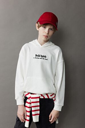 DeFacto Erkek Çocuk Oversize Geniş Kalıp Kapüşonlu Nakışlı Sweatshirt D8498A825SPWT32