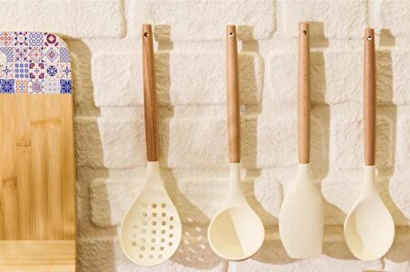 Bambu Saplı Silikon Uçlu 4 Parça Mutfak Servis Seti