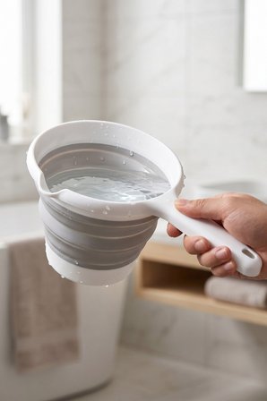 Katlanır Silikon Maşrapa 1 Litre Yer Kaplamayan Akıtma Ağızlı Banyo Mutfak Hamam Su Tası Gri