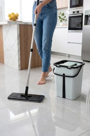 Tablet Mop Seti 12 Litre Maxi Temiz Kirli Su Bölmeli Kendinden Sıkmalı Mikrofiber Paspas Çok Renkli