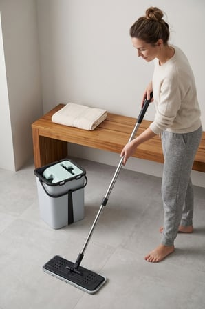 Tablet Mop Seti 12 Litre Maxi Temiz Kirli Su Bölmeli Kendinden Sıkmalı Mikrofiber Paspas Çok Renkli