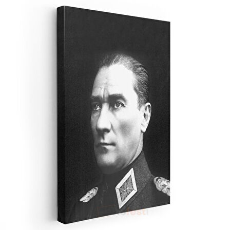 Siyah Fonda Atatürk - Askeri Üniforma Portresi Kanvas Tablo