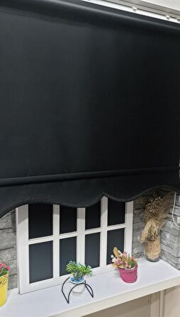 Düz Siyah Stor Perde Etek Dilimli STB--5322