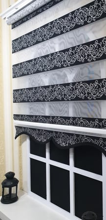 Zebra Stor Perde Siyah Sarmaşık Desen Gümüş Simli  Etek Dilimli STB9300 V 03