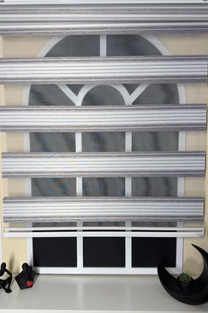 StorBurada Gri Renk Geçişli Geniş Plise Zebra Stor Perde