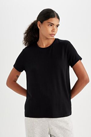 DeFactoFit Standart Fit Bisiklet Yaka Sporcu Basic Düz Kısa Kollu Tişört D1904AX24HSBK81