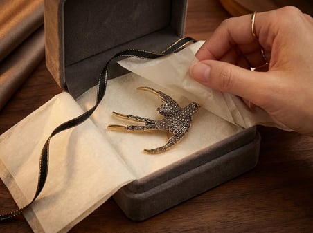Bronz Broş Otantik Takı Margazit Taşlı Kırlangıç Kuşu Model Vintage Kadın Broş Yaka İğnesi
