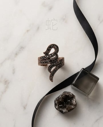 Siyah Taşlı Otantik Bronz Vintage Ayarlanabilir Kadın Yüzük Tasarım Takı