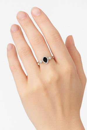 Minera Serisi 925 Ayar Gümüş Siyah Oniks Zirkon Taşlı Damla Yüzük