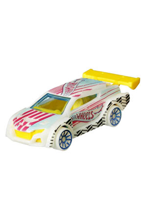 Hot Wheels Monster Trucks Karanlıkta Parlayan Araçlar Paketi Hot Wheels Monster Trcuks Araba Seti