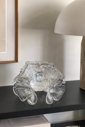Lüks El Yapımı Kristal Cam Çiçek Dekoratif Obje – El Kesmesi Kristal Top Detaylı