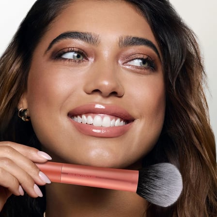 Real Techniques Ultra Peluş Pudra Makyaj Fırçası, Pudra, Bronzlaştırıcı ve Allık, Şeffaf, Yapılabilir Kapsama Alanı, Büyük, Kabarık Pudra Fırçası, Vegan, Zulümsüz ve Sentetik Kıllar, 1 Adet