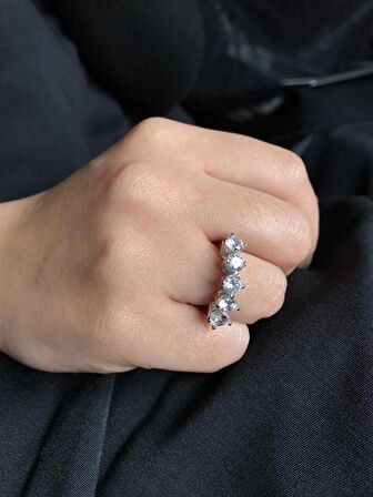 Beştaş Beştaşlı 5 Taşlı 925 Ayar Gümüş Kadın Yüzük