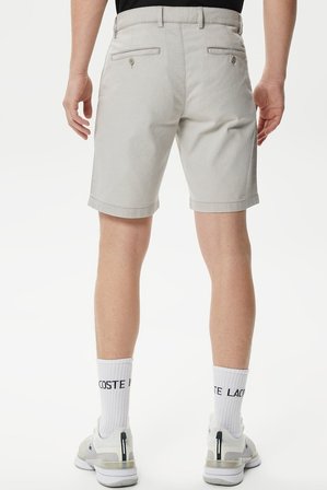 Lacoste Men's Slim Fit Organic Cotton Grey Bermuda Shorts Erkek Dar Kesim Organik Pamuk Bermuda Şort Gri