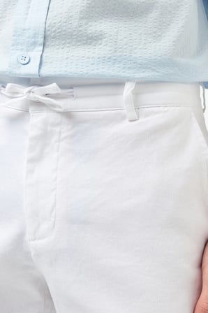 Lacoste Men's Regular Fit White Bermuda Shorts Erkek Keten Pamuk Bermuda Şort Beyaz