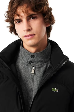 Lacoste Relaxed Fit Down Fill Mens Jacket Gizlenebilir Kapüşonlu Rahat Kesim Suya Dayanıklı Erkek Kaz tüyü Mont Siyah