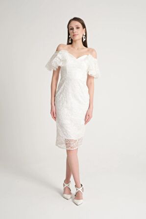 Straplez Beyaz Kolları Fırfırlı Dantelli Abiye Elbise