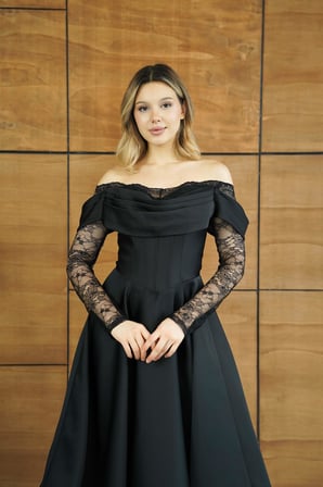 Kolları Dantelli Midi Siyah Saten Abiye