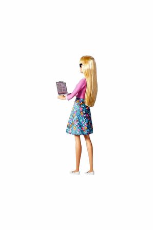 Barbie Öğretmen Bebek