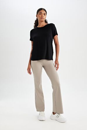 DeFactoFit Standart Fit Bisiklet Yaka Sporcu Basic Düz Kısa Kollu Tişört D1904AX24AUBK81