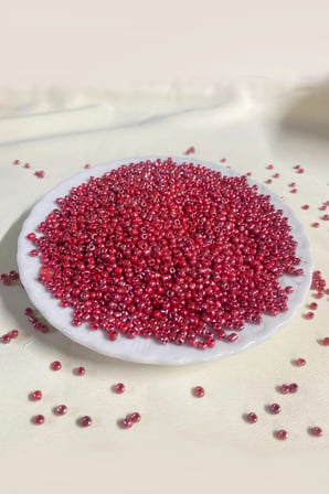 08 Kum Parlak Janjan Kırmızı Boncuk 3 mm (100 Gr 6000 Adet)