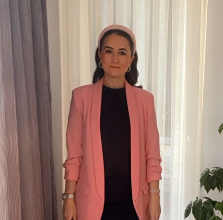 Taşlı pembe taç