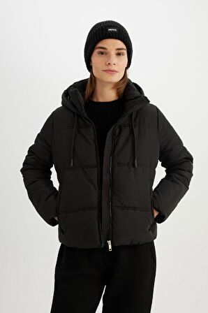 DeFacto Su İtici Puffer Şişme Mont Oversize Geniş Kalıp Kapüşonlu Isı Yalıtımlı Rüzgar Geçirmez A0757AX24WNBK27
