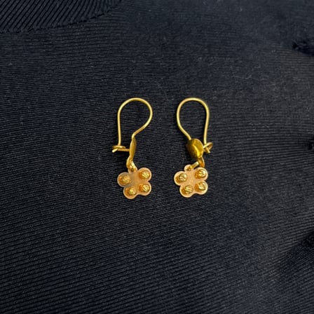 Top Top Çiçek Dorika Kalemli Sallantılı Altın Çocuk Küpesi 22 Ayar 1.15 Gram Hediye - 09CK024