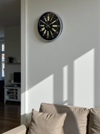 36 Cm Gri Şık Dekoratif Duvar Saati iegxx