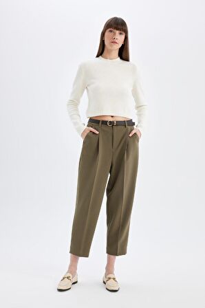 DeFacto Regular Fit Bisiklet Yaka Premium Basic Düz Crop Triko Kazak C9047AX24WNER99