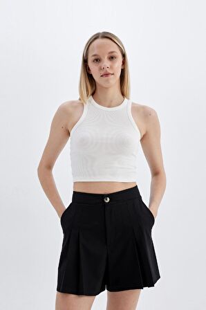DeFacto Regular Fit Yüksek Bel Pileli Şort D0963AX24SMBK27
