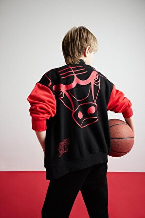 Erkek Çocuk NBA Chicago Bulls Kolej Yaka Çıtçıt Kapamalı Sırt Baskılı Bomber Hırka