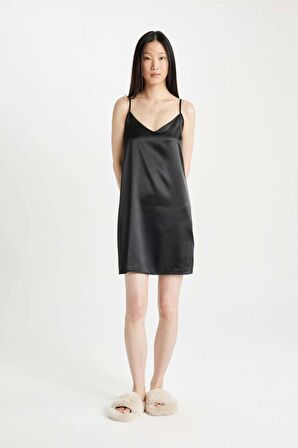 DeFacto Regular Fit V Yaka Saten Askılı Gecelik-Fall in Love D0968AX24SMBK27