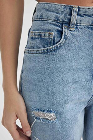 DeFacto Mary Vintage Straight Fit Yırtık Detaylı Yüksek Bel Paça Ucu Kesik Bilek Boy Jean Yıkamalı Pantolon C1317AX24SMNM85