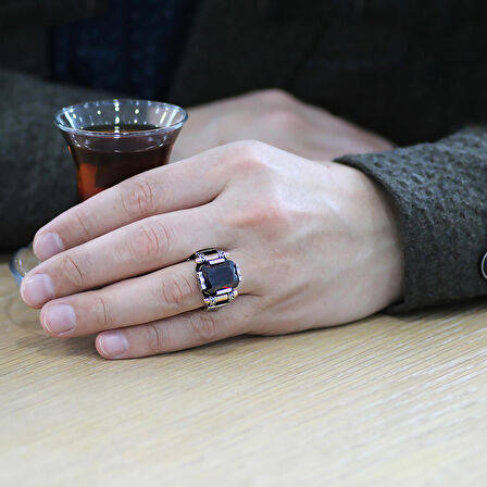 Kırmızı Baget Taşlı Avangarde Tasarım 925 Ayar Gümüş "Şah Cihan" Yüzüğü