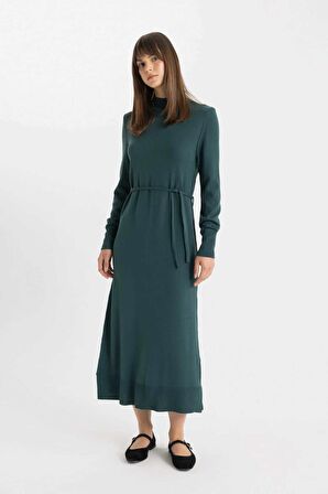 DeFacto Regular Fit Yarım Balıkçı Yaka Basic Düz Yırtmaçlı Uzun Kollu Maxi Triko Elbise A9807AX24WNGN956