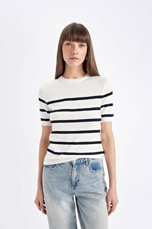 DeFacto Regular Fit Bisiklet Yaka Çizgili Kısa Kollu Kazak D3301AX24AUER105