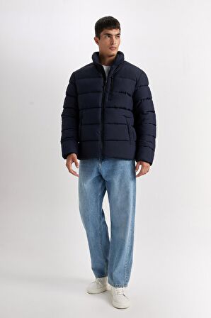 DeFacto Su İtici Rüzgar Geçirmez Şişme Mont Slim Fit Dar Kesim Dik Yaka Fermuarlı Cepli D1415AX24WNNV64