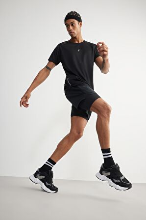 DeFactoFit Slim Fit Dar Kesim Fermuarlı Telefon Cepli Sporcu Taytlı Şort Z2147AZ24AUBK81