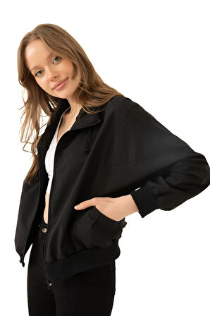 Kadın Siyah Dik Yaka Su ve Rüzgar Geçirmez Oversize Crop Mevsimlik Yağmurluk Rüzgarlık