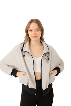 Kadın Taş Dik Yaka Su ve Rüzgar Geçirmez Oversize Crop Mevsimlik Yağmurluk Rüzgarlık