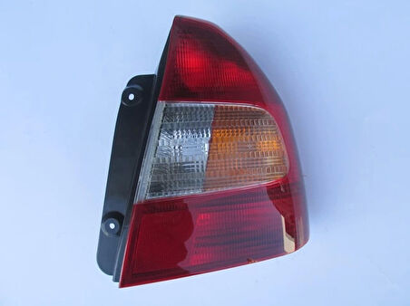 2000-2002 Hyundai Accent Milenyum Stop Lambası Sağ Kırmızı-Sarı-Beyaz (Mars) (Adet) (Oem No:9240225020)