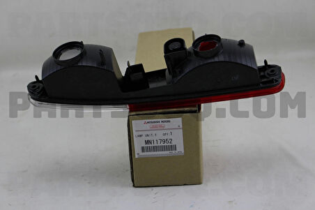 Stop Lambası Sağ Alt : Arka Tampon Japon Pajero (V7) 3.2 Dı-D 03-06 (Oem No: Mn117952)