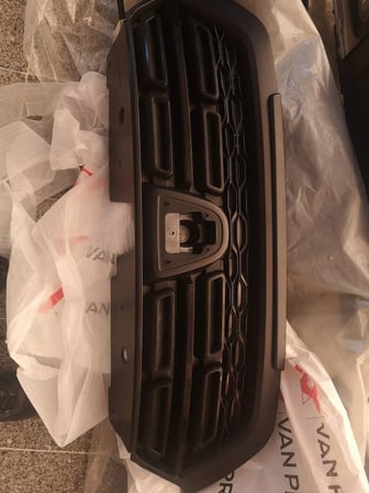 Dacia Lodgy - Dokker 2012-2021 Ön Panjur Siyah Çıtalı (Oem No:623107373R)